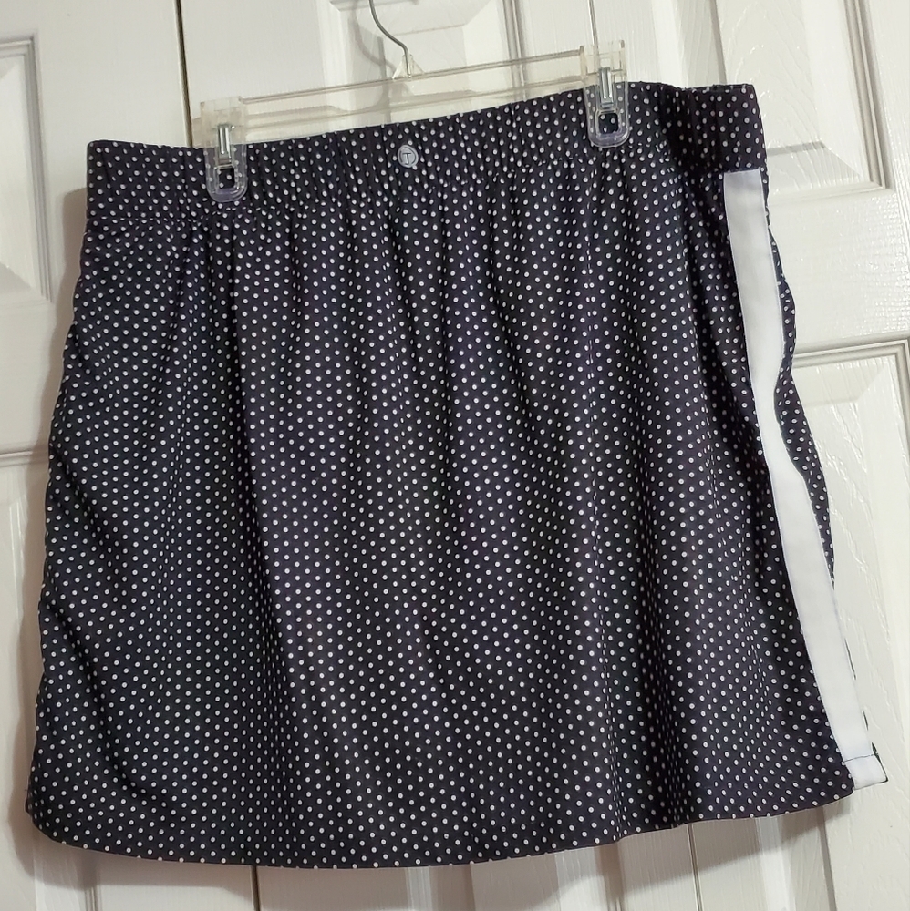 Talbots 2X Skort. Black with white polka dots.